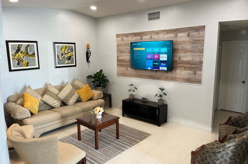 Photo 1 - Amazing & cozy Duplex near Zoo Miami