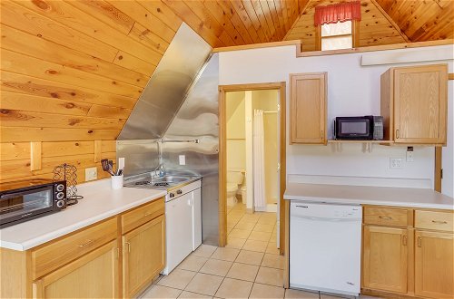 Photo 9 - Cozy Keystone Cabin: Hot Tub, 3 Mi to Mt Rushmore