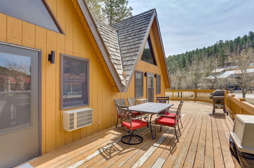 Photo 4 - Cozy Keystone Cabin: Hot Tub, 3 Mi to Mt Rushmore