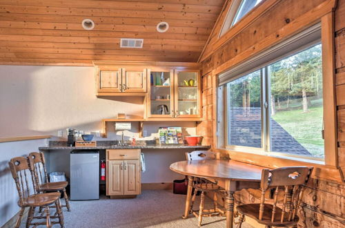 Foto 9 - Brookings Vacation Rental Lodge on 88 Acres