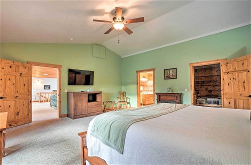 Foto 6 - Brookings Vacation Rental Lodge on 88 Acres