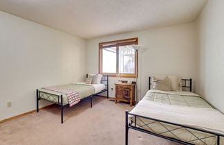 Photo 2 - Nampa Vacation Rental Townhome Near Lake Lowell