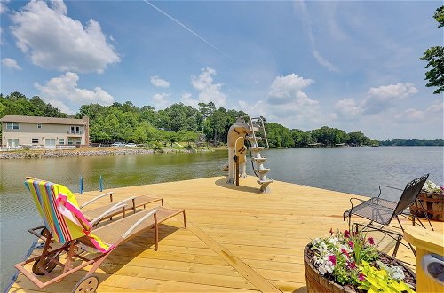 Foto 1 - Lakefront Hot Springs Home w/ Furnished Deck