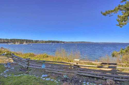 Photo 6 - Waterfront PNW Escape w/ Deck & Beach Access