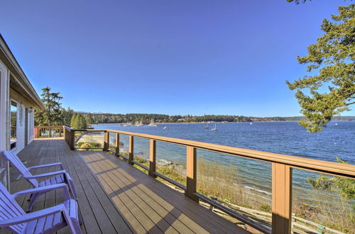 Foto 19 - Waterfront PNW Escape w/ Deck & Beach Access