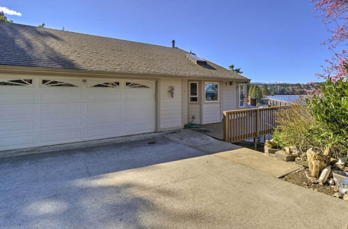 Photo 18 - Waterfront PNW Escape w/ Deck & Beach Access