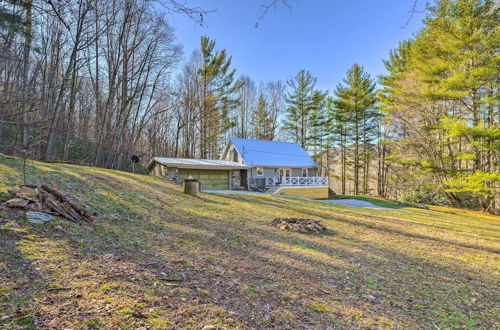 Photo 15 - Spacious Newland Home w/ Deck + Views