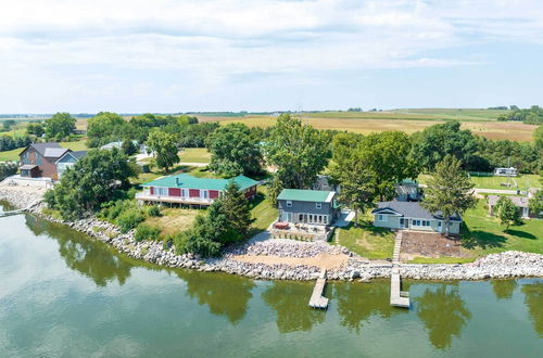 Foto 2 - Updated Cabin With Hot Tub: Walk to Boat Ramp