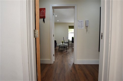Photo 32 - 1-bed Apartment in Ealing, 3 Mins From Station