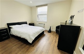 Photo 2 - 1-bed Apartment in Ealing, 3 Mins From Station