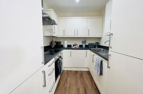 Photo 18 - 1-bed Apartment in Ealing, 3 Mins From Station