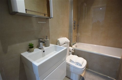 Photo 22 - 1-bed Apartment in Ealing, 3 Mins From Station
