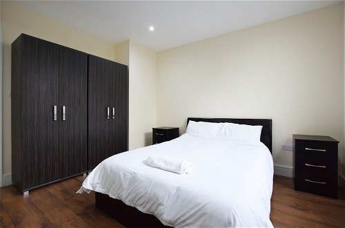 Photo 7 - 1-bed Apartment in Ealing, 3 Mins From Station