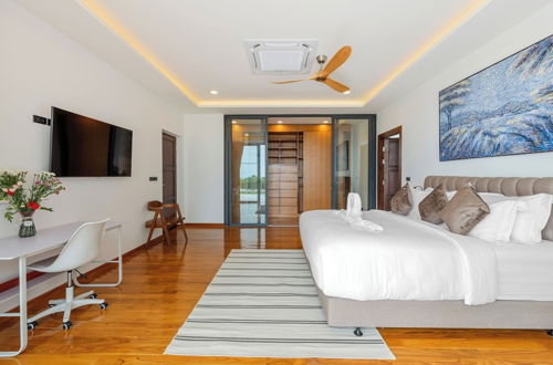 Foto 16 - Modern 5 Bed Luxury Pool Villa - KBR9