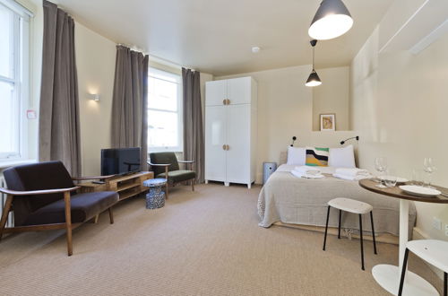 Photo 4 - Grand Studio Suite in Historic Camden Terrace