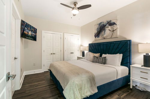 Photo 16 - Spacious Luxury: 4BR Condo Moments from French Quarter