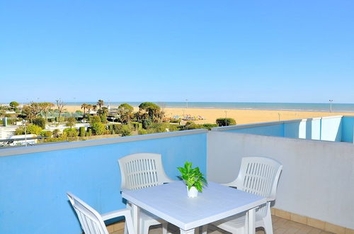 Photo 7 - Sea View Apartment With Balcony and Swimming Pool