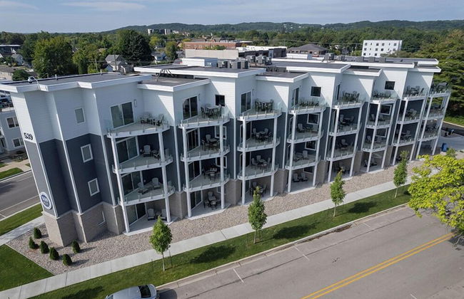 539 Bay St. Lake View Condo Unit 203E - Foto 25