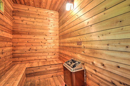 Foto 6 - Gatlinburg Chalet W/hot Tub, Sauna + Mountain View