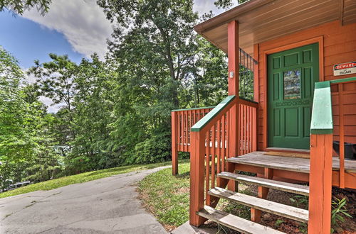 Photo 4 - Gatlinburg Chalet W/hot Tub, Sauna + Mountain View