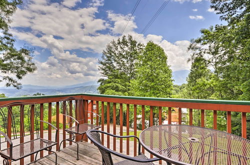 Photo 23 - Gatlinburg Chalet W/hot Tub, Sauna + Mountain View