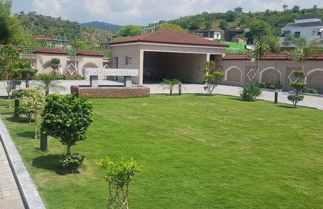 Entire 6-bed Garden Villa - Photo 11