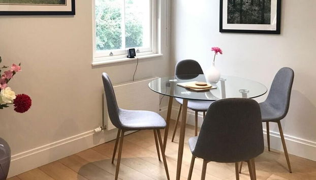 Apartment in Cambridge with garden - Photo 2