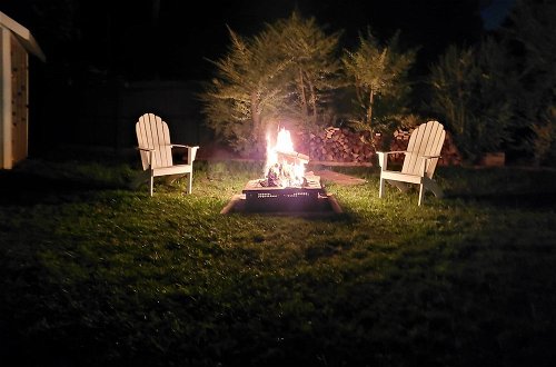 Foto 3 - Lovely Mtn Cottage w/ Hot Tub, BBQ & Fire Pit