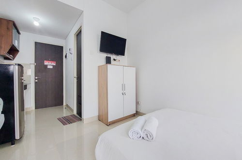 Foto 2 - Cozy And Enjoy Living Studio Room At Serpong Garden Apartment