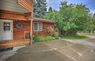 Photo 1 - Homey Pet-friendly Libby Cottage w/ Yard by Creek