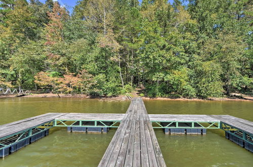 Photo 5 - Lovely Lake Hartwell Retreat: Dock, Deck & Grill