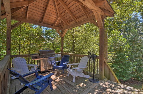 Photo 22 - Lovely Lake Hartwell Retreat: Dock, Deck & Grill