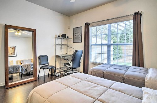 Foto 4 - Inviting High Point Townhome With Patio + Privacy