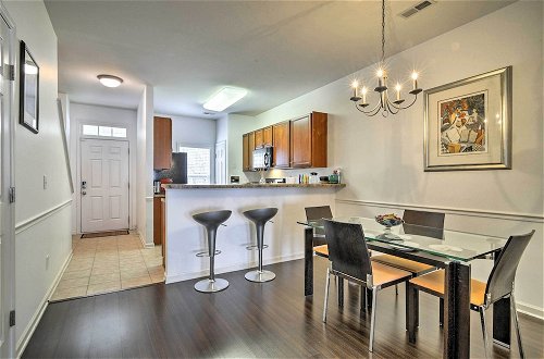 Foto 6 - Inviting High Point Townhome With Patio + Privacy