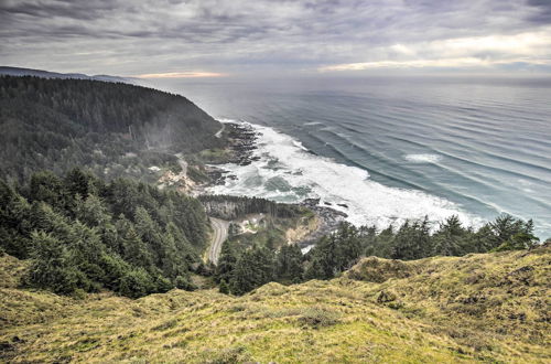 Foto 1 - Epic Yachats Escape With Beach Access + Views