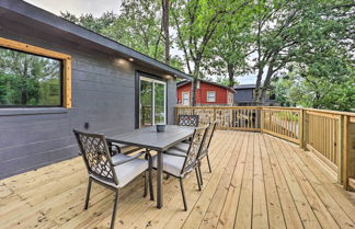 Foto 2 - Updated Lakefront Cabin w/ Deck & Boat Dock