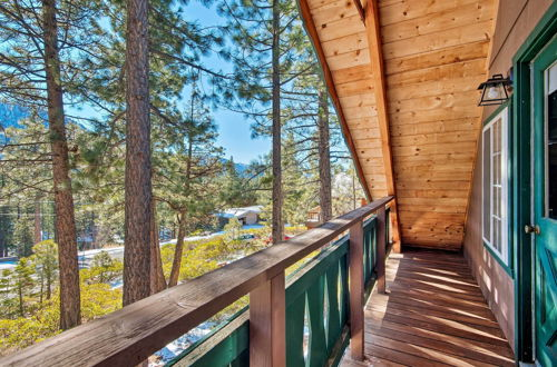 Foto 21 - South Lake Tahoe Home w/ Deck & Mountain View