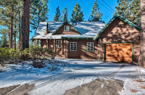 Foto 16 - South Lake Tahoe Home w/ Deck & Mountain View