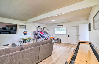 Photo 3 - Spacious Riverside Home w/ Game Room & Yard