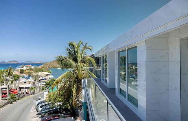 Dolphin Suites - Photo 16