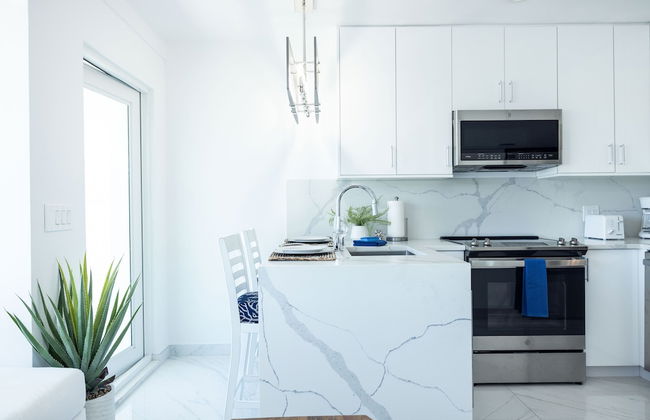 Dolphin Suites - Photo 5