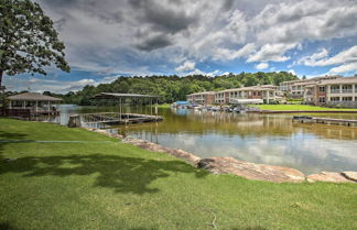 Foto 1 - Amenity-packed Lakehouse w/ Pool & Boat Slip