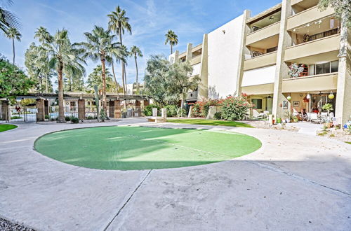 Foto 9 - Scottsdale Condo w/ Private Balcony & Pool Access