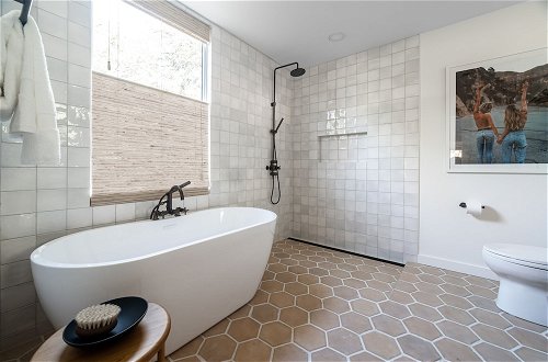 Photo 10 - Koselig Hus With Cowboy Pool & Outdoor Shower