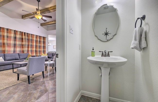 Gorgeous Luxury Home With Hot Tub Just 3 Miles to Dtwn! - Foto 27