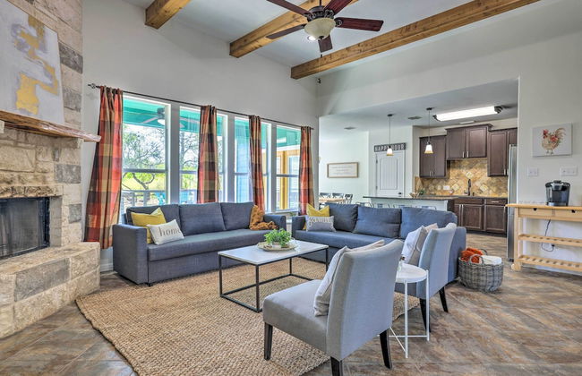 Gorgeous Luxury Home With Hot Tub Just 3 Miles to Dtwn! - Foto 22