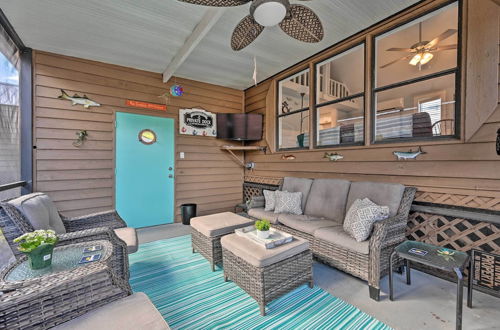 Photo 12 - Everglades City Cabin: Dock & Heated Pool