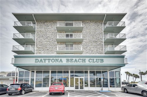 Foto 3 - Updated Daytona Beach Oceanfront Studio