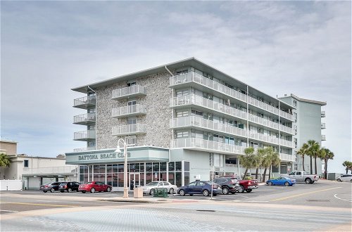 Foto 14 - Updated Daytona Beach Oceanfront Studio