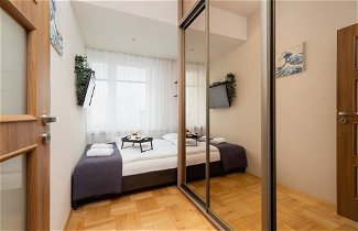 Photo 2 - Modern 1 Bedroom Apartment by Renters
